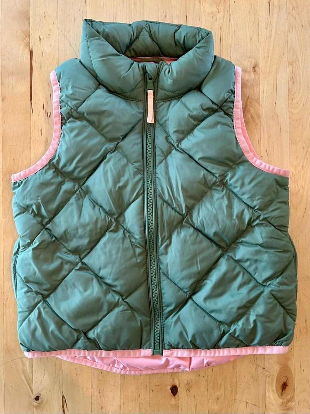 Vineyard Vines Girls Green Quilted Puffer Vest XS 4 5 PrimaLoft Pink Trim